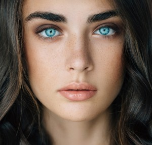 контактные линзы для голубых глаз