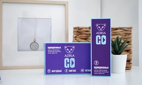 Как одевать контактные линзы видео